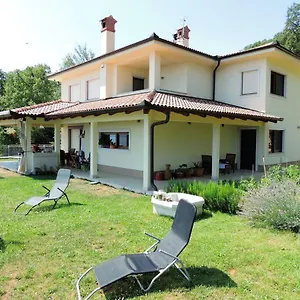 lina-lovran.primorje-gorskikotar.com/